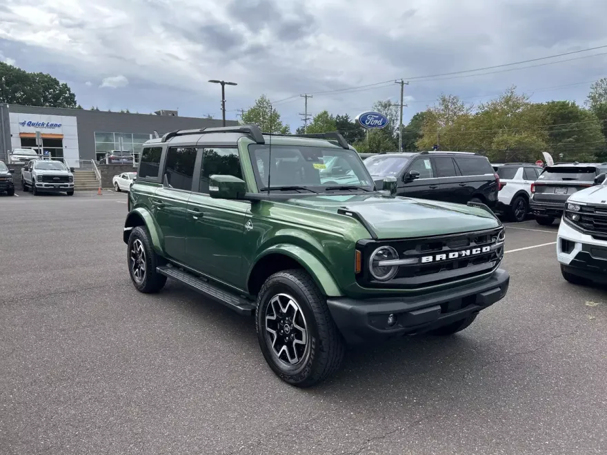 2023 Ford Bronco Outer Banks photo 1