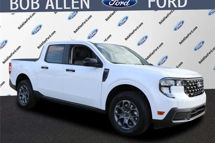 2025 Ford Maverick XLT photo 1