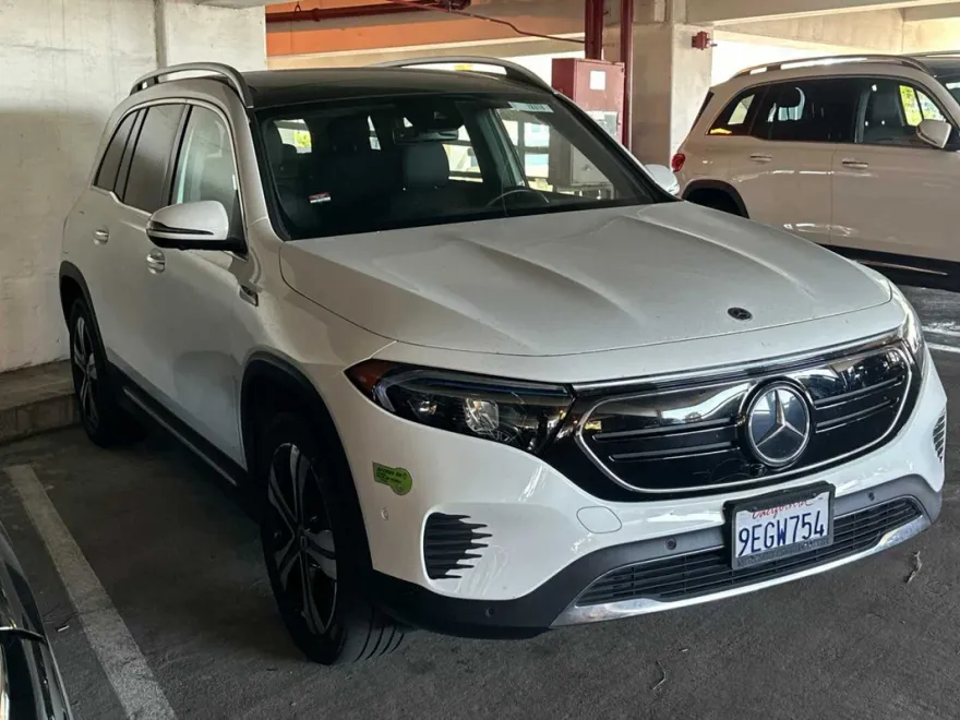 2022 Mercedes Benz EQB 350 4MATIC photo 1
