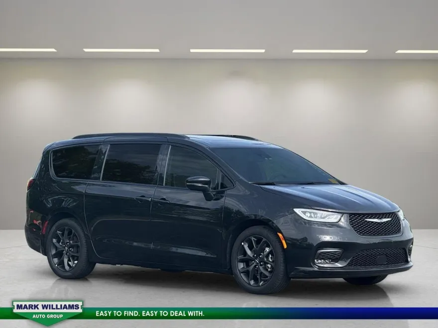 2025 Chrysler Pacifica Limited photo 1