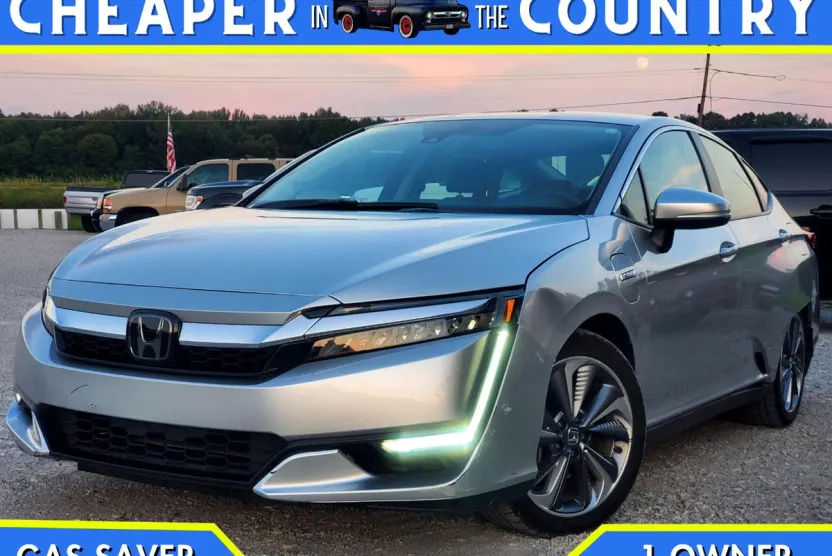 2018 Honda Clarity Touring Plug-In Hybrid photo 1