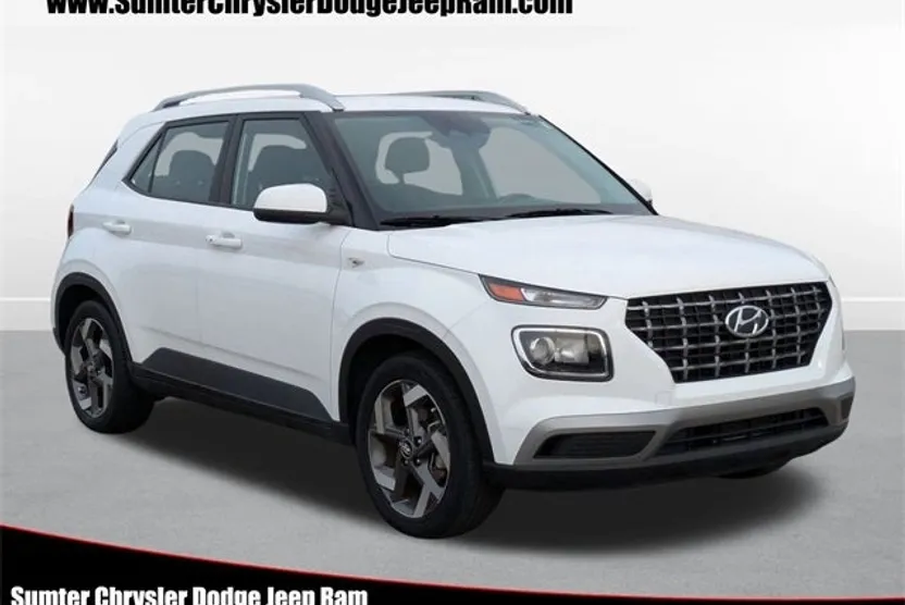 2024 Hyundai Venue SEL photo 1