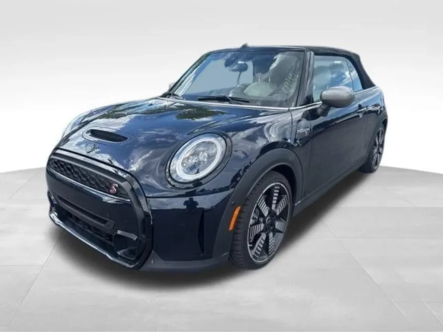 2023 Mini Cooper Convertible S photo 1