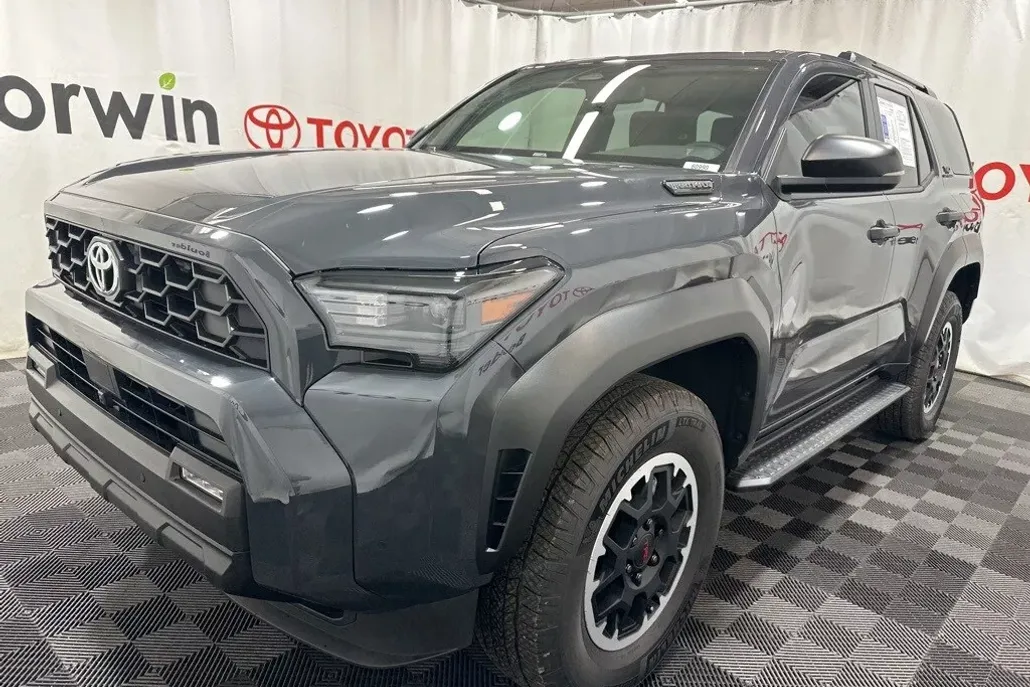 2025 Toyota 4Runner TRD Off-Road photo 1