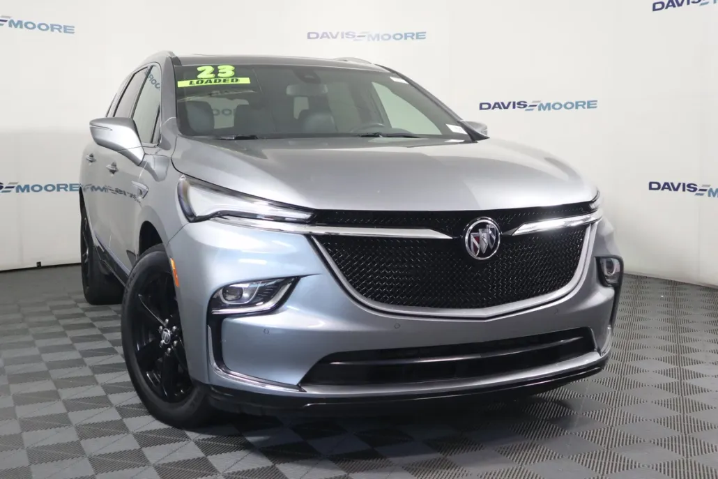 2023 Buick Enclave Essence photo 1