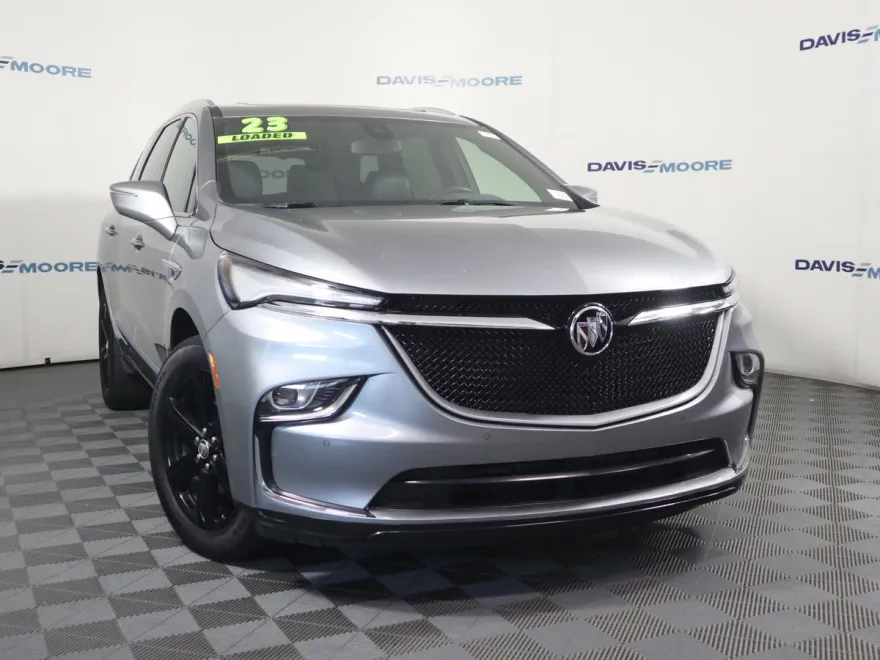 2023 Buick Enclave Essence photo 1