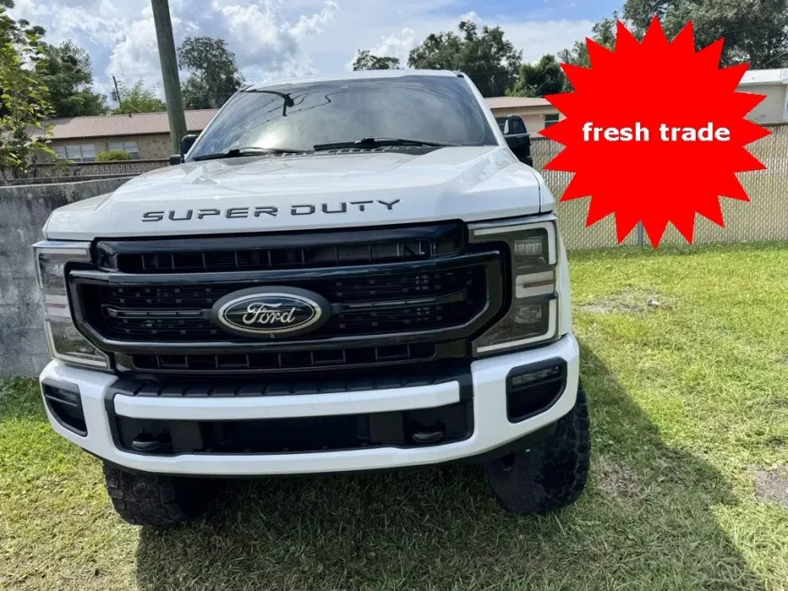 2022 Ford F-250 Lariat photo 1