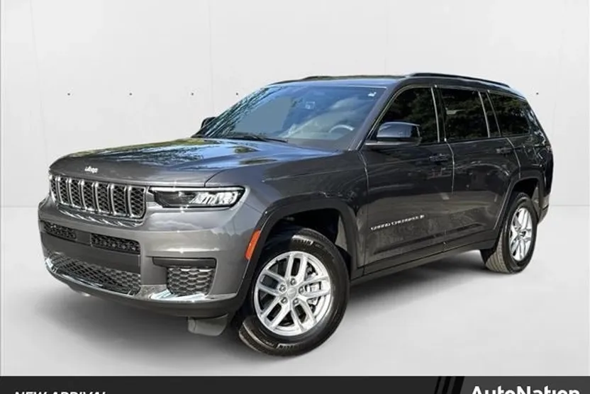 2025 Jeep Grand Cherokee Laredo Sport photo 1