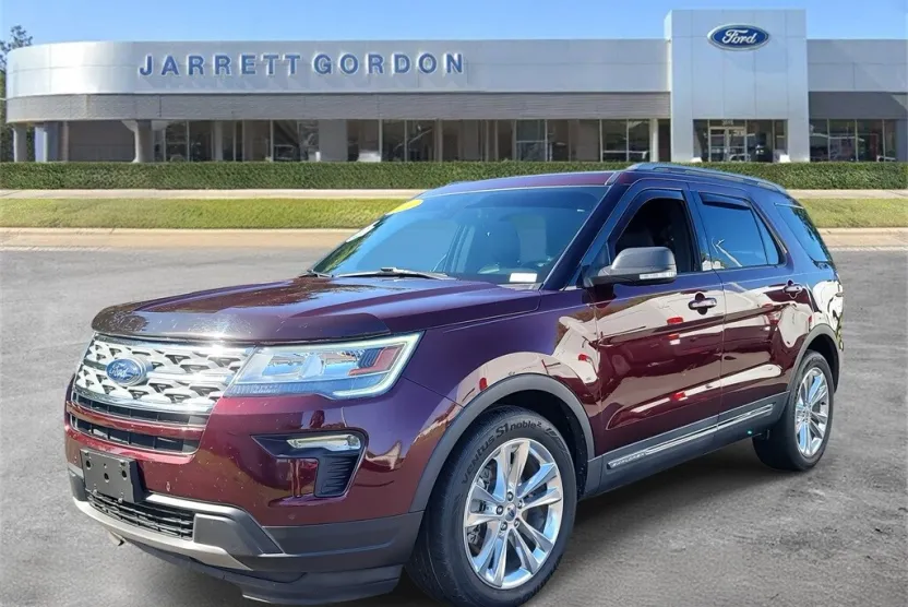 2019 Ford Explorer XLT photo 1