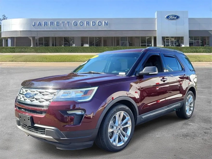 2019 Ford Explorer XLT photo 1