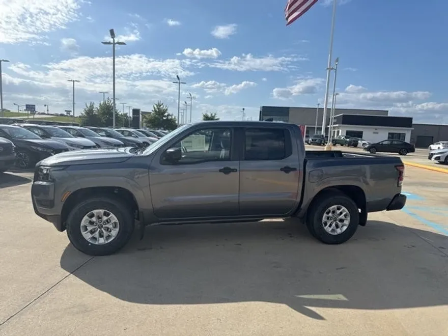 2026 Nissan Frontier Crew Cab S photo 1