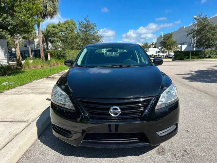 2015 Nissan Sentra S photo 1