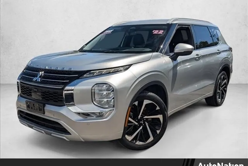 2022 Mitsubishi Outlander SEL photo 1