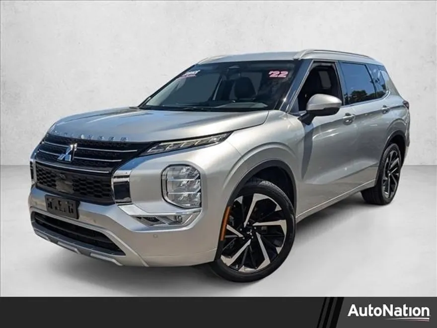 2022 Mitsubishi Outlander SEL photo 1