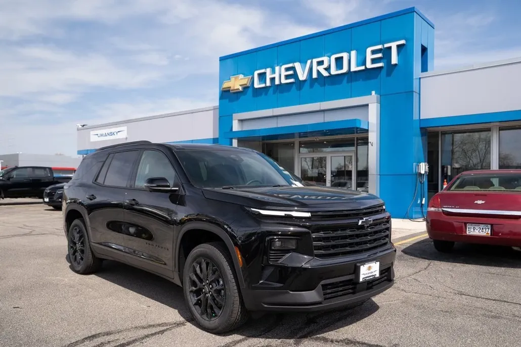 2025 Chevrolet Traverse photo 1