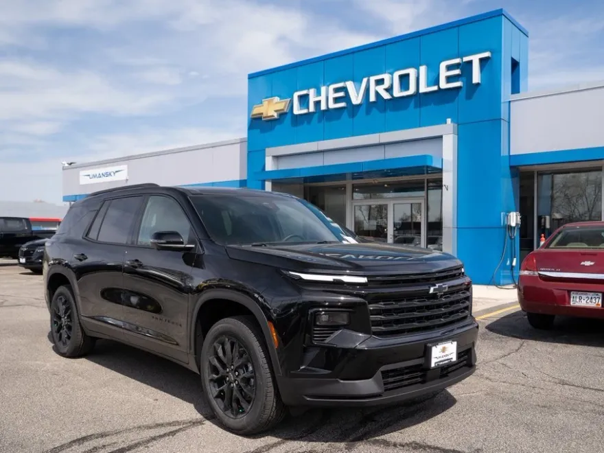 2025 Chevrolet Traverse photo 1