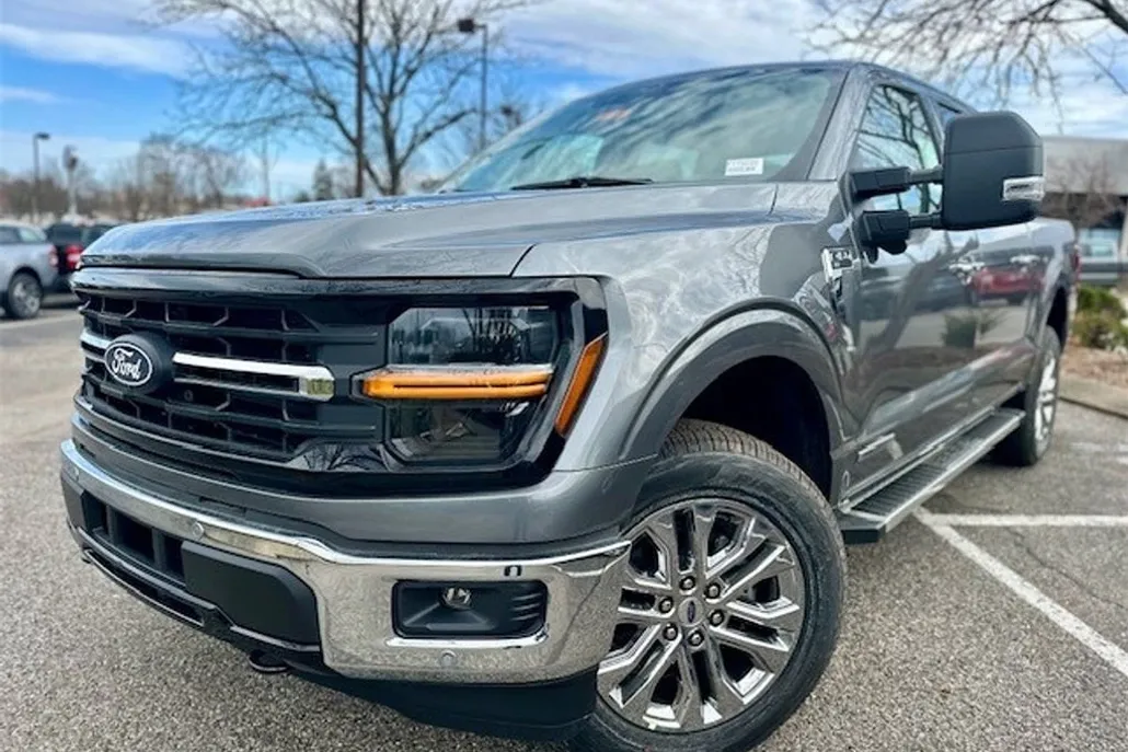 2025 Ford F-150 XLT photo 1