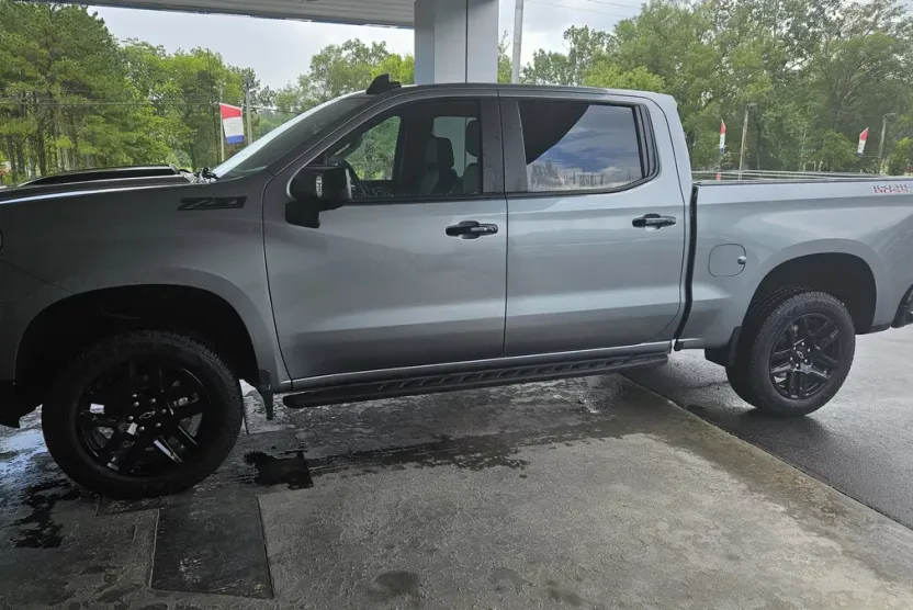 2023 Chevrolet Silverado 1500 LT Trail Boss photo 1