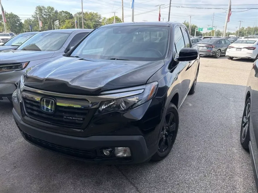 2019 Honda Ridgeline Black Edition photo 1
