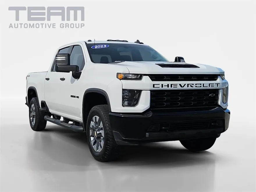 2023 Chevrolet Silverado 2500HD Custom photo 1