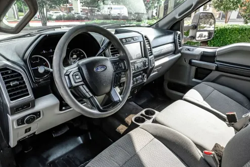2017 Ford F-250 XLT photo 2