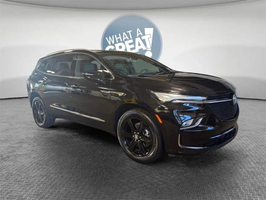 2024 Buick Enclave Essence photo 1