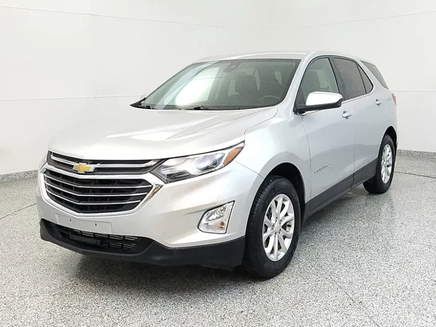 2020 Chevrolet Equinox LT photo 1