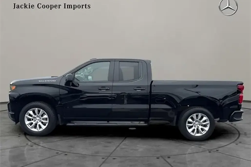 2022 Chevrolet Silverado 1500 Custom photo 1
