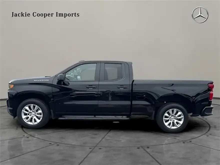 2022 Chevrolet Silverado 1500 Custom photo 1