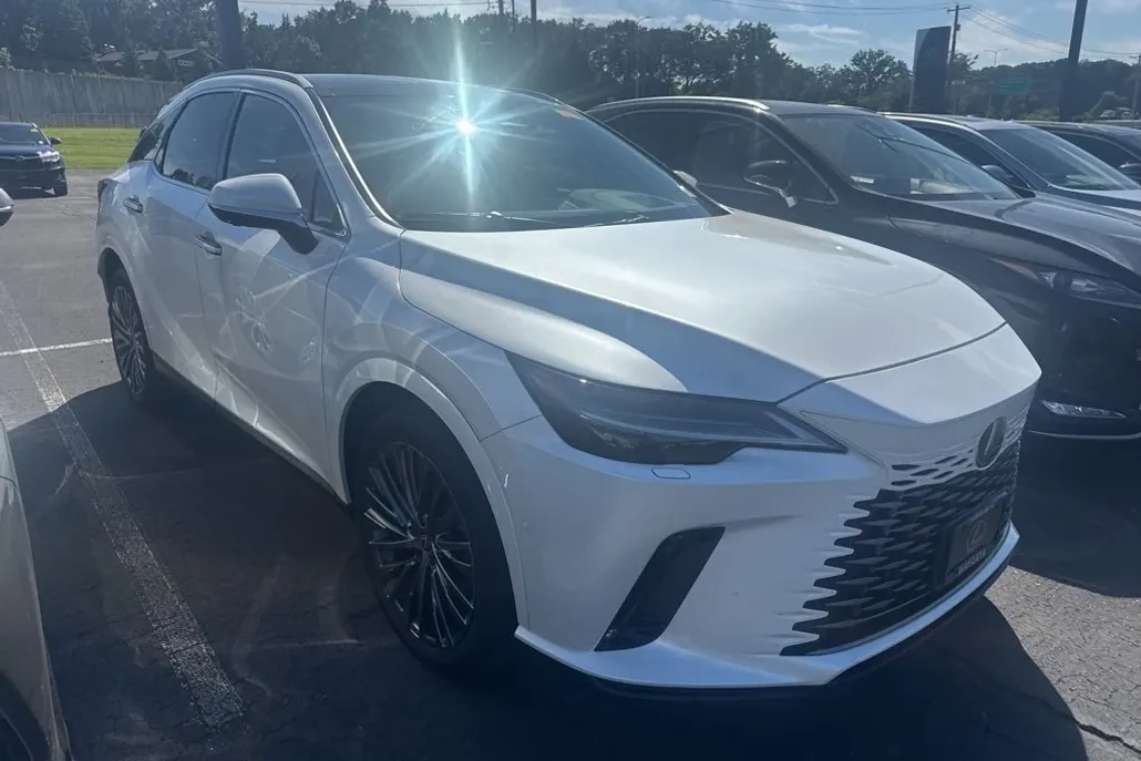 2024 Lexus RX 350h Luxury photo 1