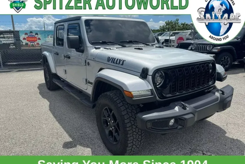 2024 Jeep Gladiator Willys photo 1