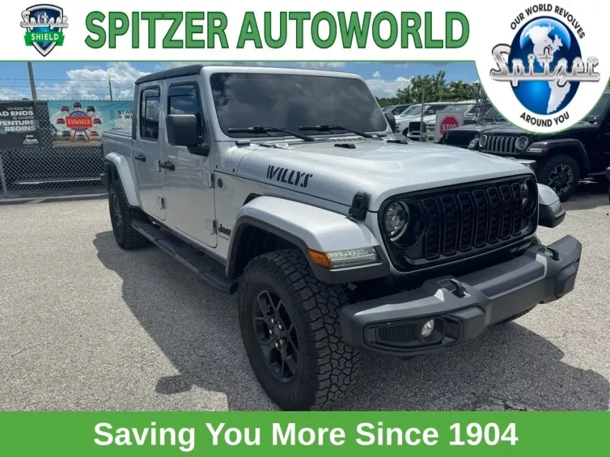 2024 Jeep Gladiator Willys photo 1