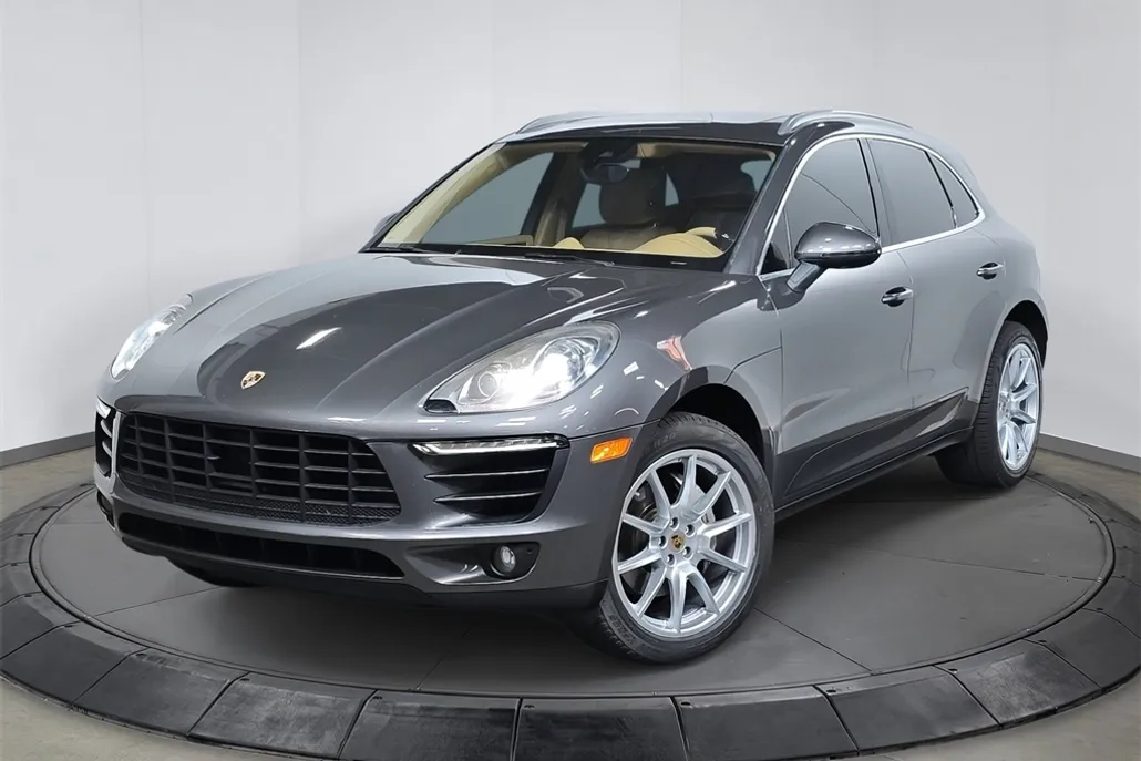2015 Porsche Macan S photo 1