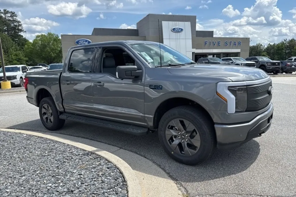 2025 Ford F-150 Lightning photo 1