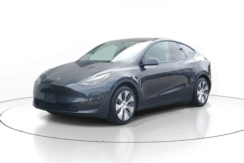 2024 Tesla Model Y photo 1