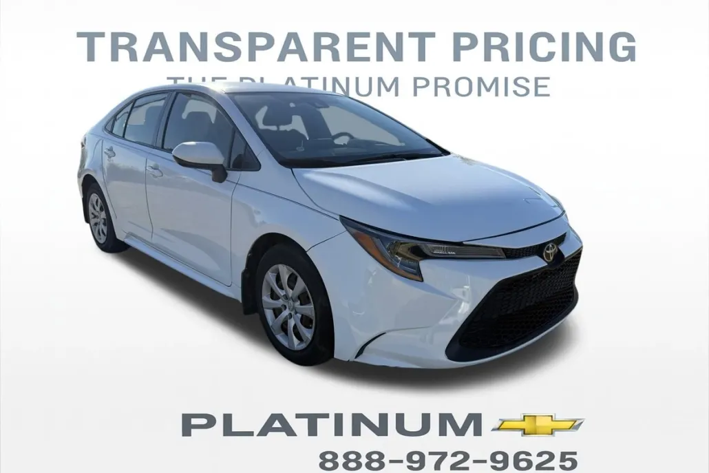 2021 Toyota Corolla LE photo 1