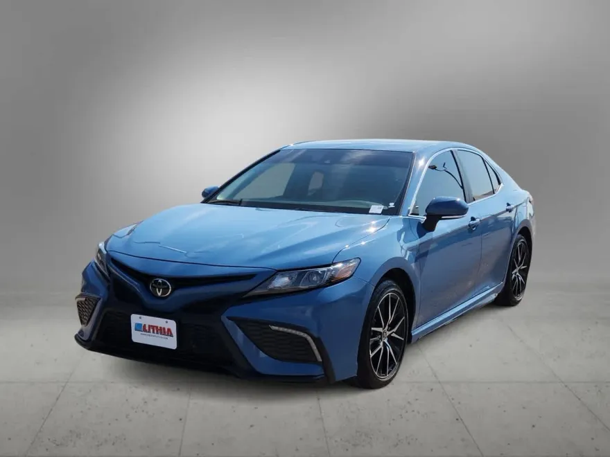 2024 Toyota Camry SE photo 1