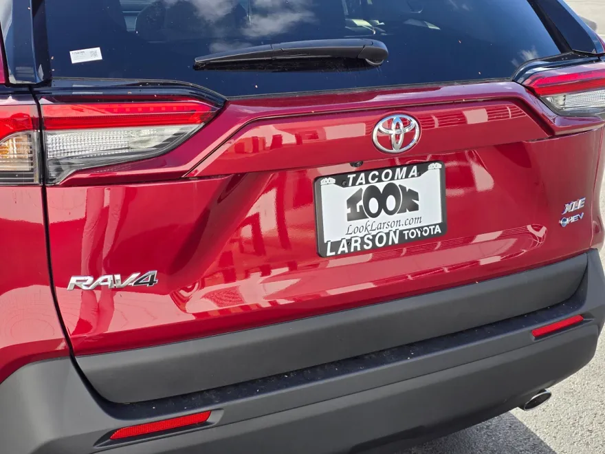 2025 Toyota RAV4 Hybrid XLE photo 1