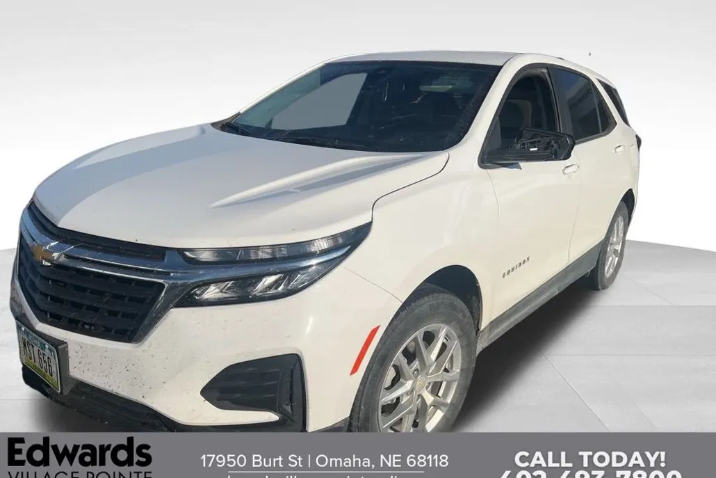2022 Chevrolet Equinox LS photo 1