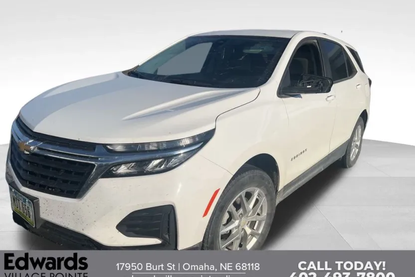 2022 Chevrolet Equinox LS photo 1
