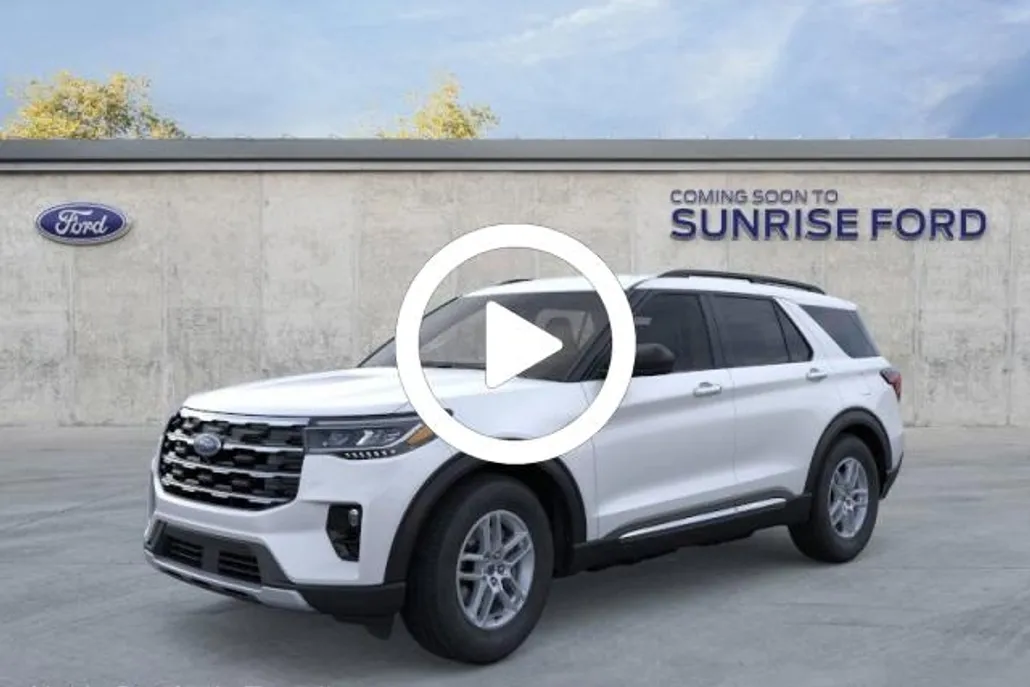 2025 Ford Explorer photo 1