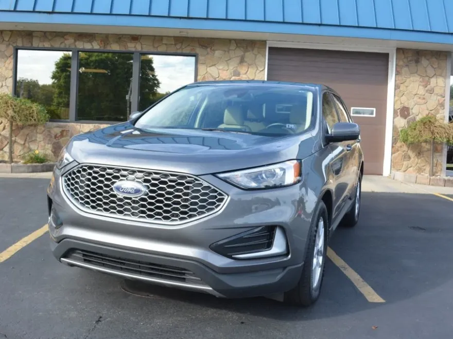 2024 Ford Edge SEL photo 1