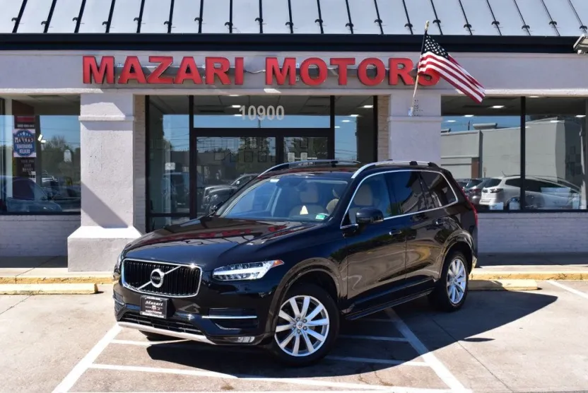 2016 Volvo XC90 AWD T6 Momentum photo 1