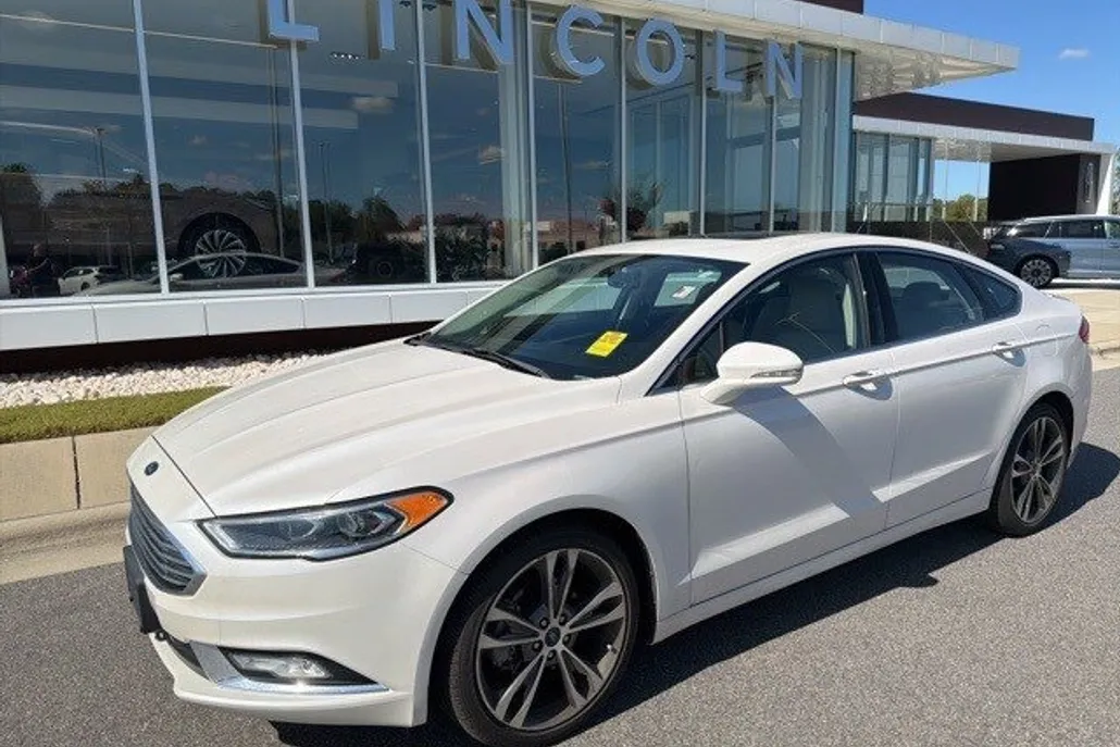 2017 Ford Fusion Titanium photo 1