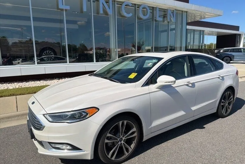 2017 Ford Fusion Titanium photo 1