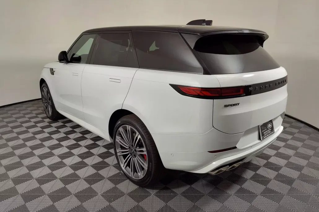 2025 Land Rover Range Rover Sport SE photo 1
