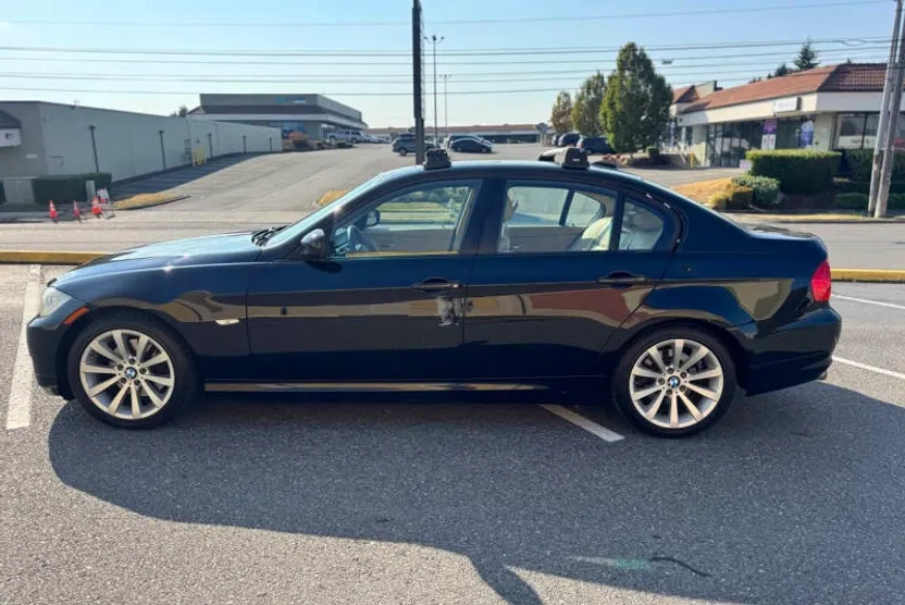 2011 Bmw 328i 3-series photo 1