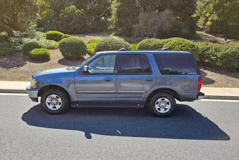 1998 Ford Expedition XLT photo 1