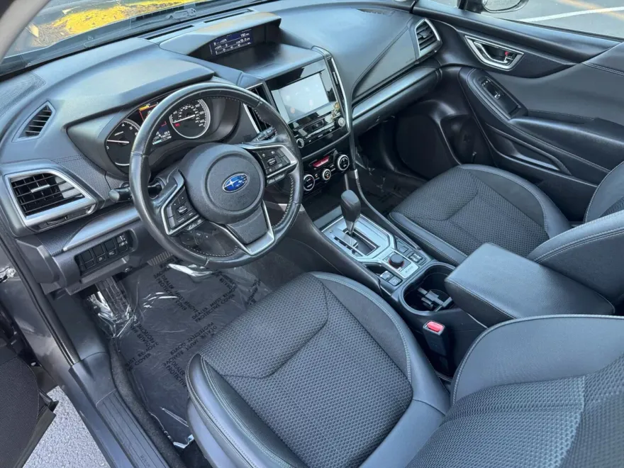 2020 Subaru Forester Premium photo 1