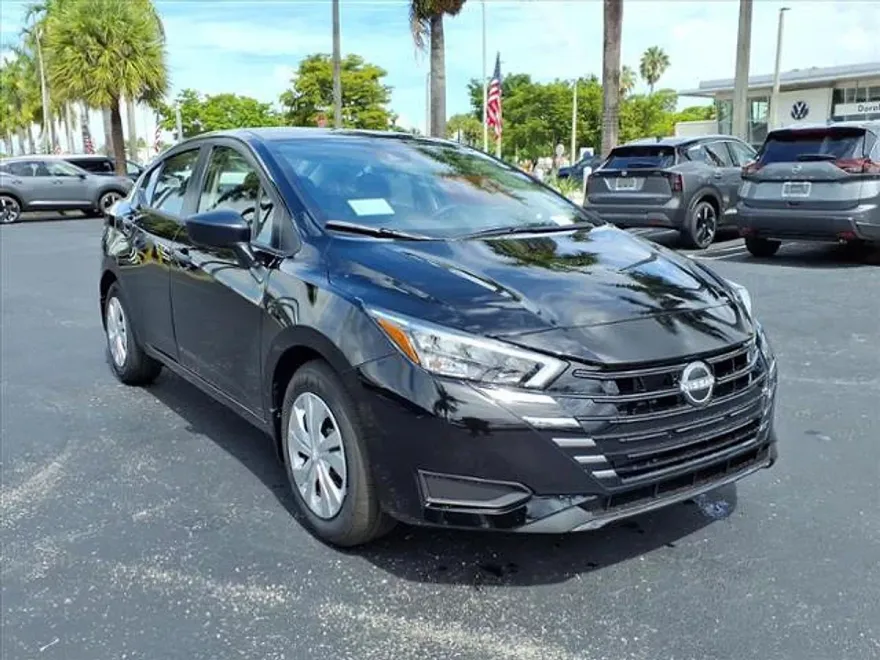 2025 Nissan Versa S photo 1